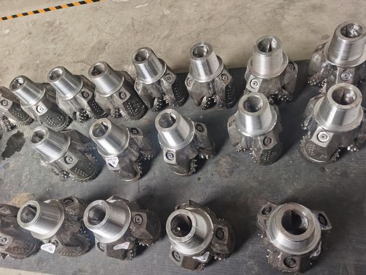 100% nieuw, van goede kwaliteit Tricone Roller Bit IADC537 12 inch